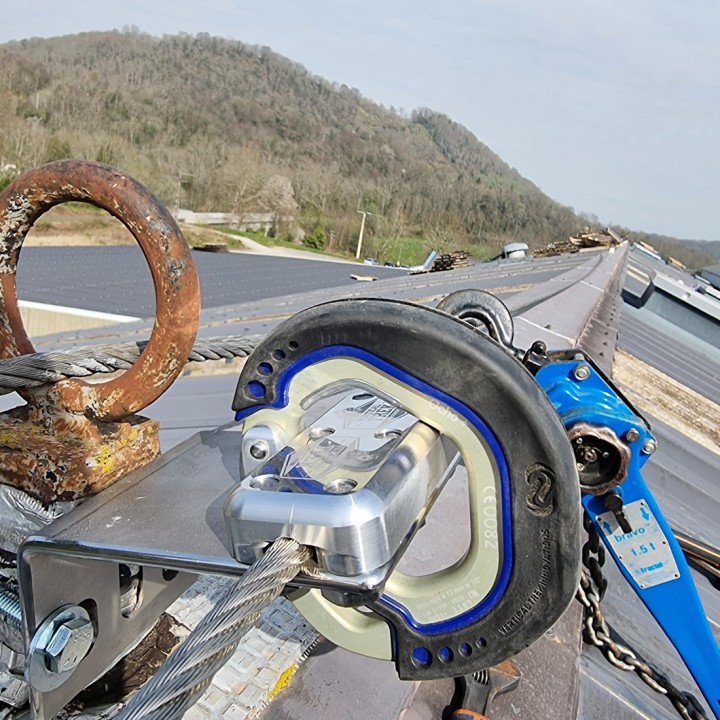 OCHO PRO+ Crochet de sécurité pour la ligne de vie CONEKT PRO | L'Echelle Européenne