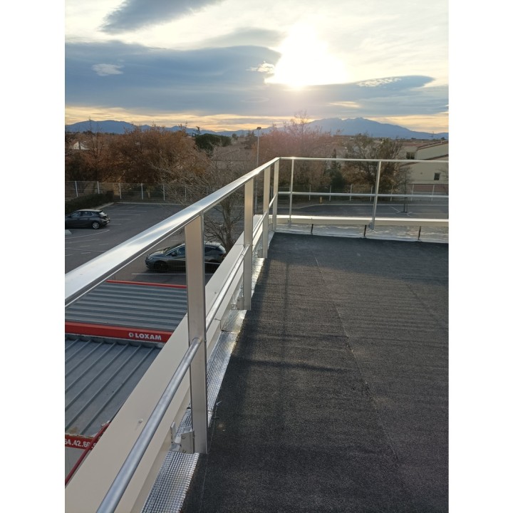 Garde-corps FASTGUARD fixation sur sabot Z0 isolé max 15 mm | L'Echelle Européenne