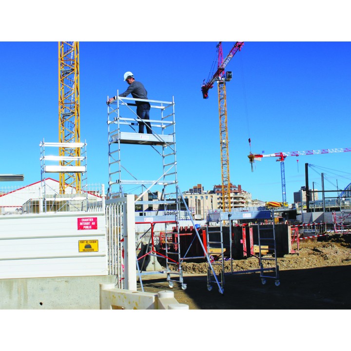 Échafaudage roulant pour bâtiment
