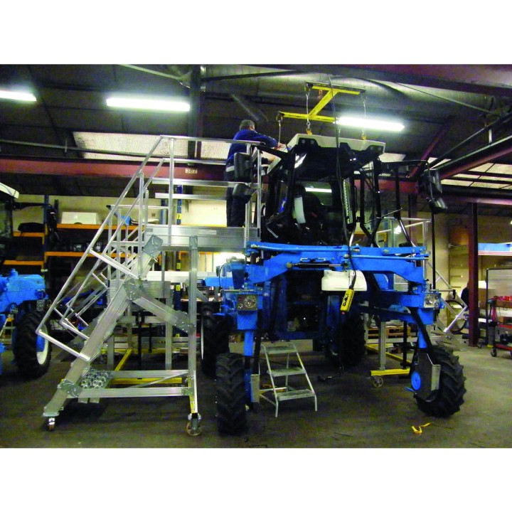 Création de postes de travail pour maintenance mécanique, électrique et assemblage de pièces sur des tracteurs enjambeurs | L'Ec