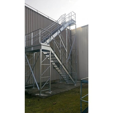 Escalier demi-tournant en acier galvanisé | L'Echelle Européenne