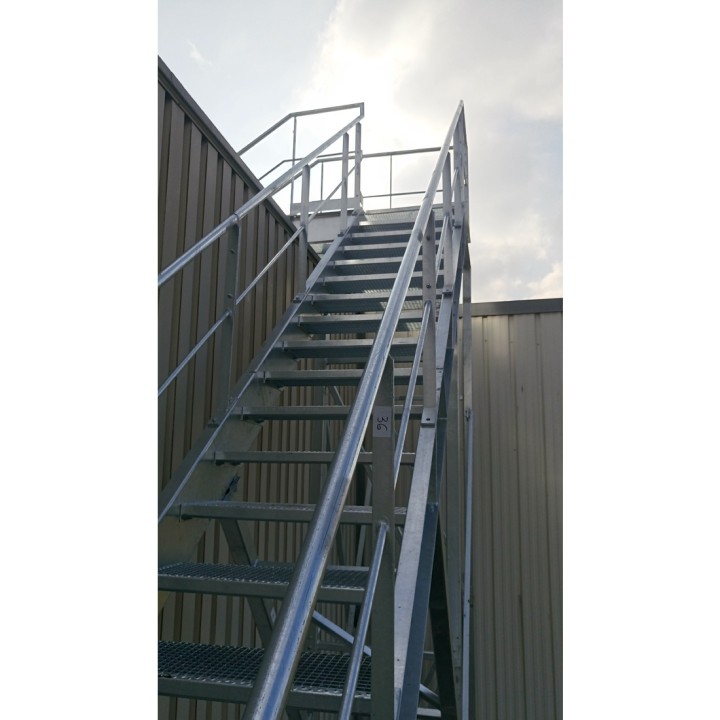 Escalier demi-tournant en acier galvanisé | L'Echelle Européenne