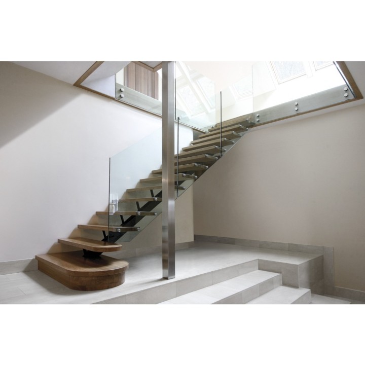 Escalier à limon central GERANIO | L'Echelle Européenne