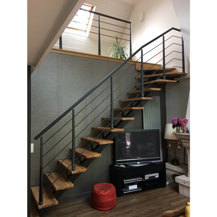 Escalier à limon central GERANIO | L'Echelle Européenne
