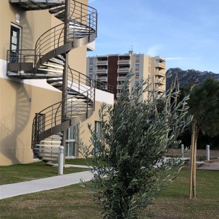 Escalier hélicoïdal extérieur laqué | L'Echelle Européenne