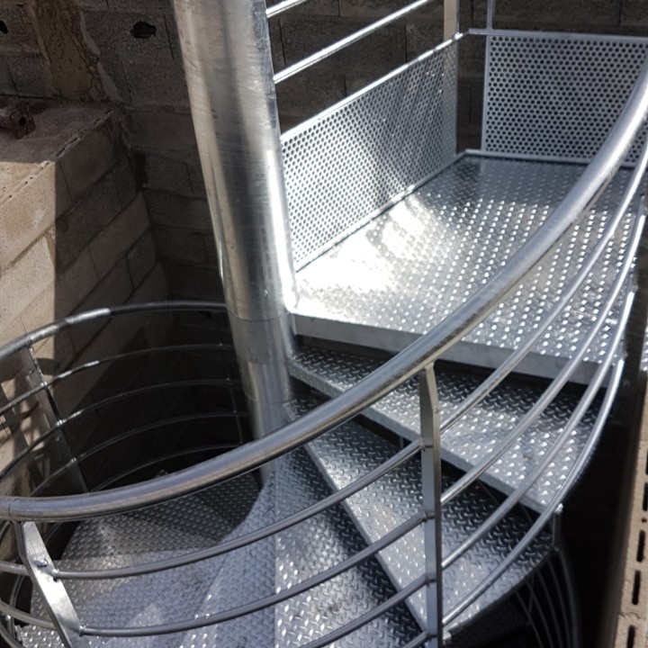 Escalier hélicoïdal extérieur galvanisé | L'Echelle Européenne