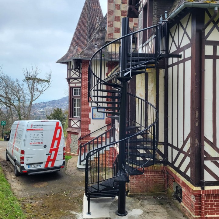 Fourniture et pose de d'escaliers de secours et ERP | L'Echelle Européenne
