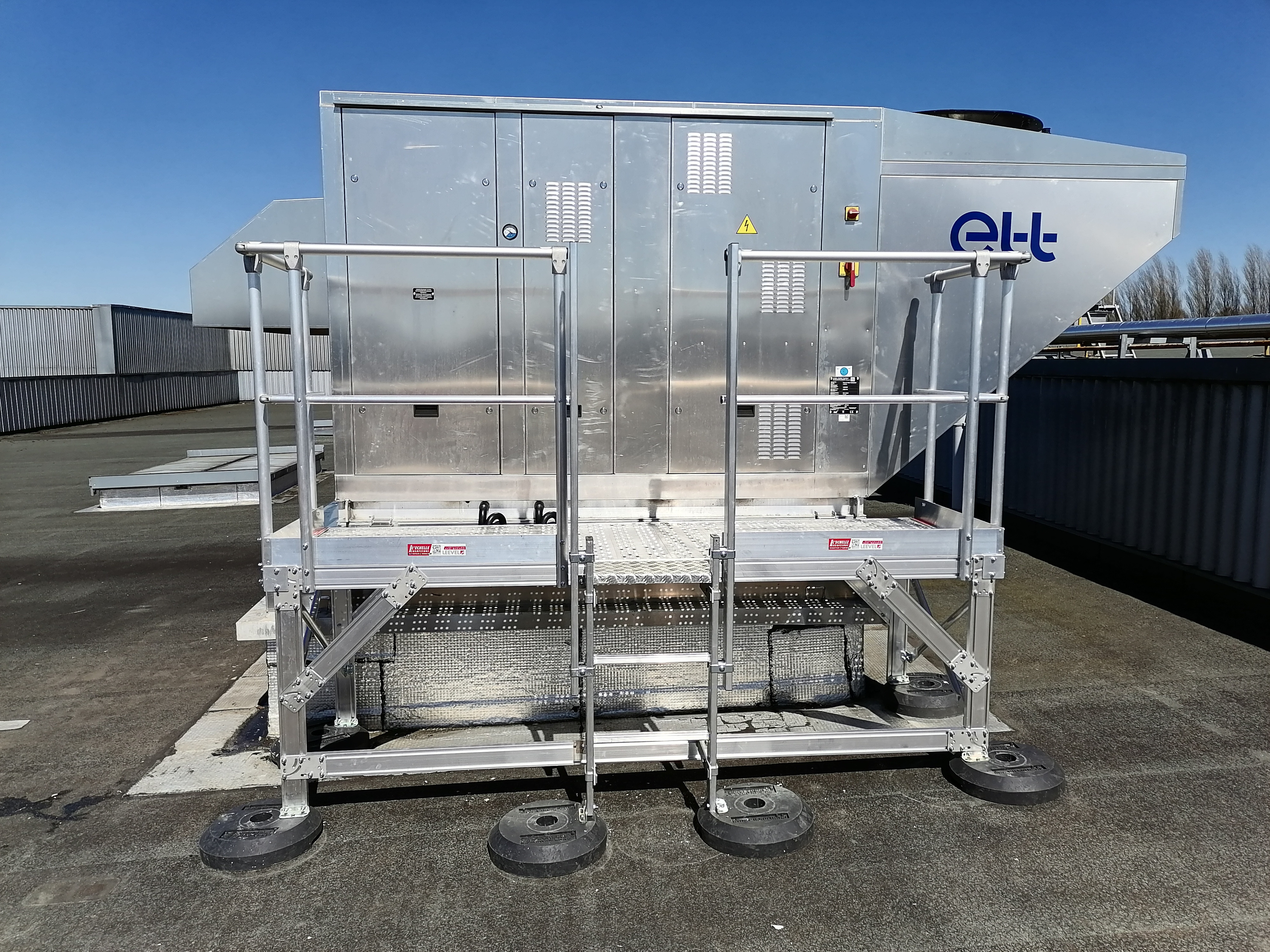 Plateforme aluminium sur-mesure pour l'accès au bloc froid par L'Echelle Européenne Le Mans (72)