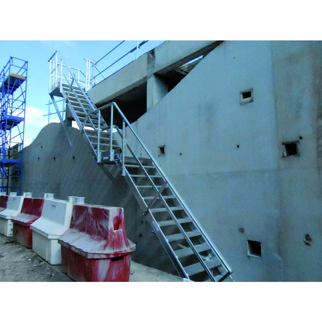 Escalier d'accès temporaire chantier